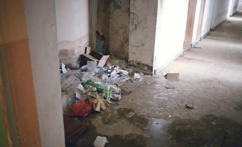 AKUZAT E PD/ Manastirliu publikon fotot e tmerrshme të spitalit para 6 vitesh. QSUT si një treg i gjësë së gjallë…