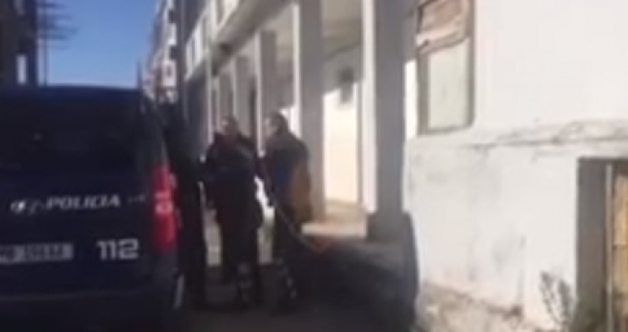 FAMILJARËT FSHEHËN NGJARJEN/ Vrau vëllanë 6 vite më parë, arrestohet 38-vjeçari