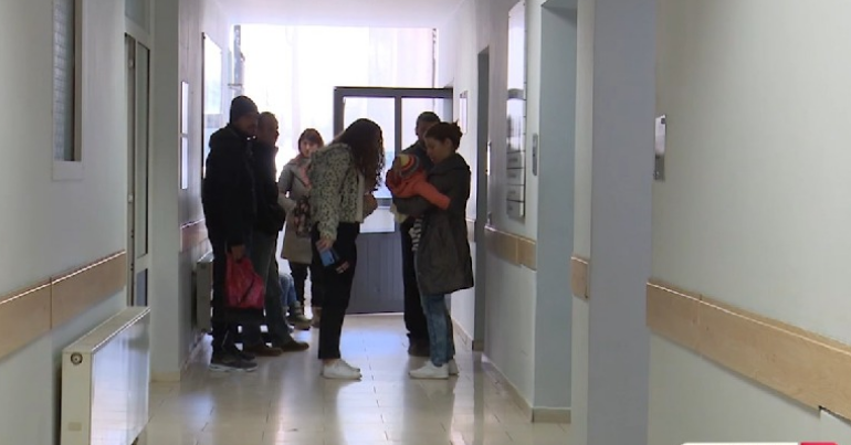 100-150 RASTE NË DITË NË PEDIATRINË E KORÇËS/ Mjekja: Problem fëmijët nën 1 vjeç…