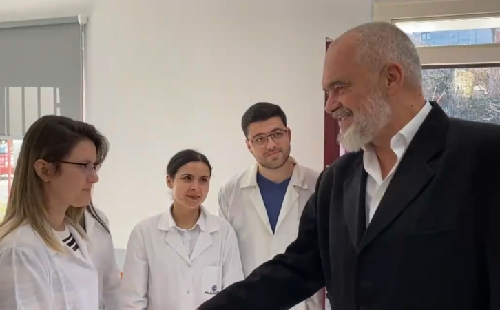 MJEKJA E RE TREGON SI U PUNËSUA/ Rama: Krishti në Bibël i thotë Shën Thomait, “ti preke dhe besoje por lum kush të besojë pa prekur”