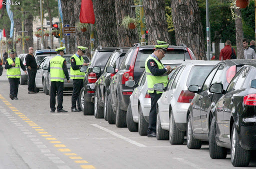 NDRYSHIME NË KODIN RRUGOR/ Rriten gjobat për shoferët (FOTO+VIDEO)