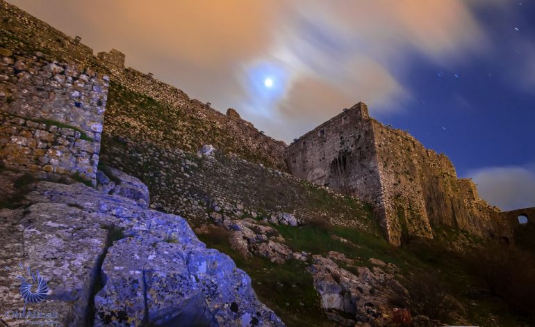KOMENTET/ Turistja amerikane mahnitet pas Kalasë së Rozafës: Perëndimi i pabesueshëm… (FOTO)