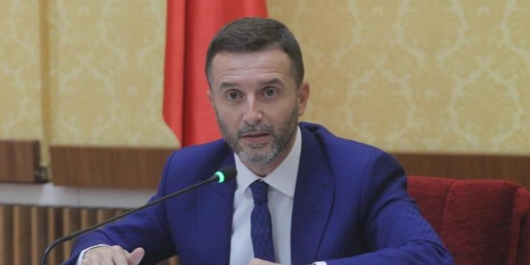 REAGIMI/ Erion Braçe: Sa hapa telefonin dëgjova një “alo”, kur pashë Bashën