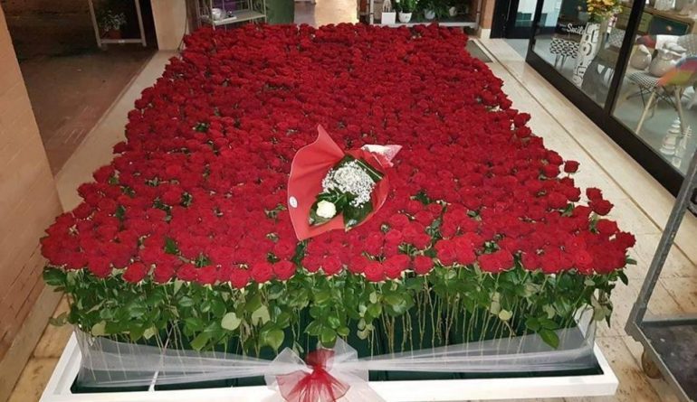 SHËN VALENTINI/ Sa shpenzojnë shqiptarët për buqetat me lule, nga furnizohet Shqipëria