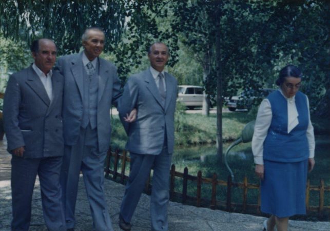 DOSSIER/ “Qau me ngashërim nën jorgan”, Nexhmije Hoxha rrëfen si e përjetoi Enveri vdekjen e Hysni Kapos