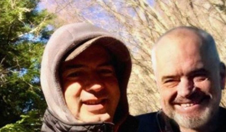 “PO JU DËGJOJMË”/ fushata e Lulzim Bashës bën “namin” në rrjet (FOTO)