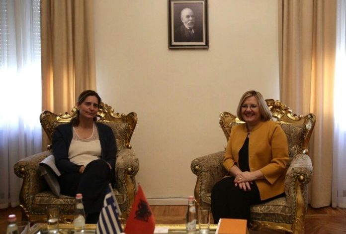 TAKIM ME AMBASADOREN GREKE/ Vasilika Hysi: Forcim i bashkëpunimit mes dy parlamenteve