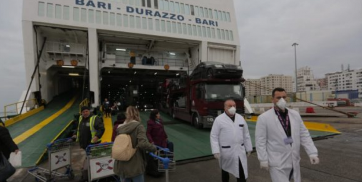 PANIK NË ITALI PËR KORONAVIRUSIN/ 500 emigrantë shqiptarë kthehen në Durrës vetëm në mëngjes