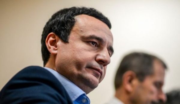 I ULI PAGËN VETES/ Zbulohet se sa do të paguhet Albin Kurti si kryeministër