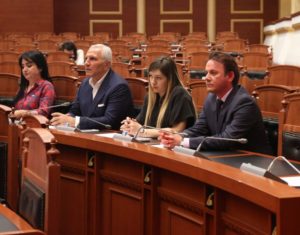NGA FOLTORJA E KUVENDIT/ Opozita parlamentare: Sistemi të ndryshojë, lista të hapura dhe pa koalicione