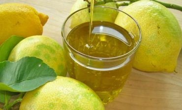 LËNGU I ARTË! Vaj ulliri me limon bën mrekulli në shëndetin tuaj, kura e thjeshtë që s’duhet humbur