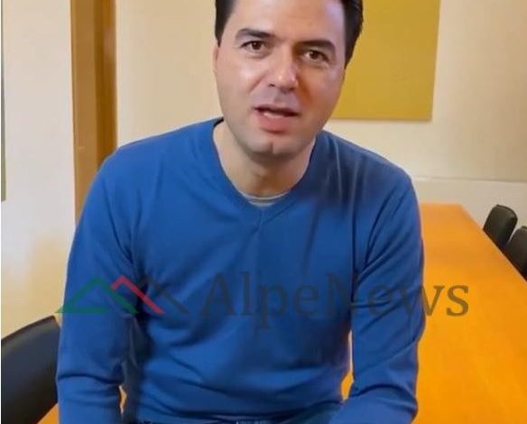 LULI PO TË DËGJON/ Kreu i PD heq kostumin zyrtar dhe i premton studentëve më shumë financime kur të bëhet ai kryeministër