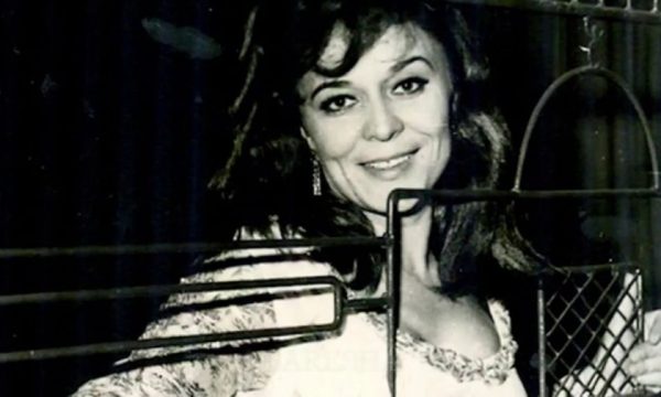 SHUARJA E “KËNGËTARES SË SHEKULLIT”/ Kush ishte “Mbretëresha e Muzikës Shqiptare”