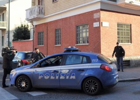 KOKAINË NË KOSHERE BLETËSH DHE SHFRYTËZIM PROSTITUCIONI/ Goditet banda në Itali. 4 shqiptarë të arrestuar