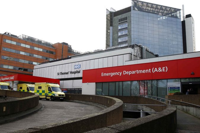 KORONAVIRUSI/ Dyfishohet numri i të prekurve nga epidemia në Britani, shtohen 4 raste të reja