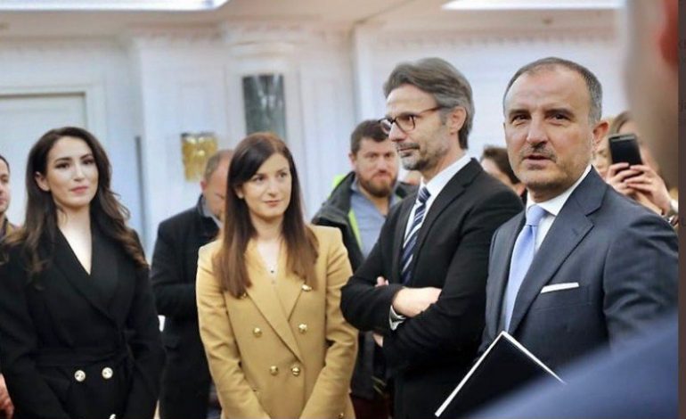 DO PËRFAQËSOJNË GJYQËSORIN E RI/ Soreca me 10 prokurorët e rinj: Ju udhëheqtë integriteti