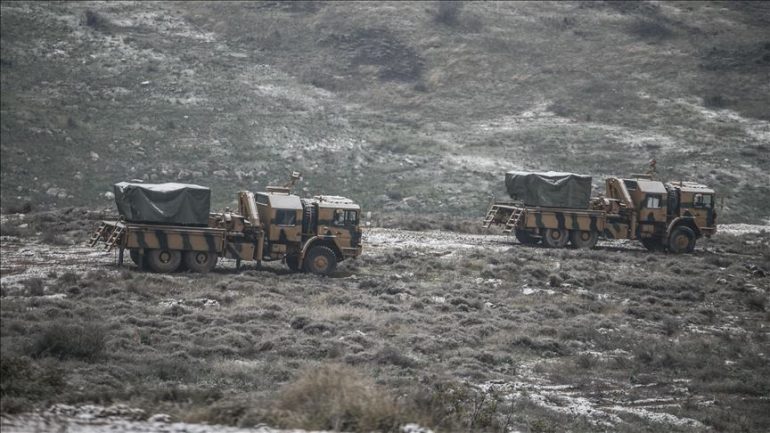 PAS PARALAJMËRIMIT TË ERDOGAN/ Forcat e Armatosura turke vendosin raketahedhësit në kufi me Sirinë