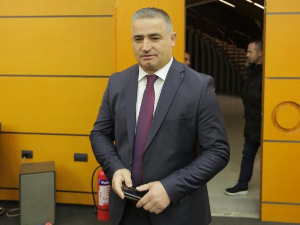 FAVORIZOI MBESËN DHE NUK DEKLAROI PASURINË/ Zbulohet email-i që komandati i Gardës i dërgoi KJV: Do sjell dokumente të reja, më jepni kohë