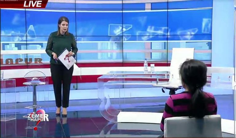 “PREVA DAMARËT NË SY TË VAJZËS”/ Historia rrëqethëse e të resë nga Vlora: Burri më dhunoi që kur isha 6 muajshe shtatzënë, ditën e dasmës…