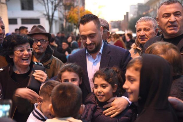 PËR FESTËN E 8 MARSIT/ Kryebashkiaku Elton Arbana një udhëtim dhuratë në Gjirokastër për 60 gra të Shijakut