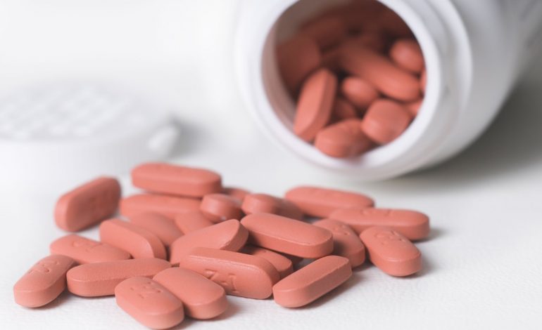 KORONAVIRUSI/ A ndikon Ibuprofen në përshkallëzimin e COVID-19? Debati nga i cili po “zien” Europa