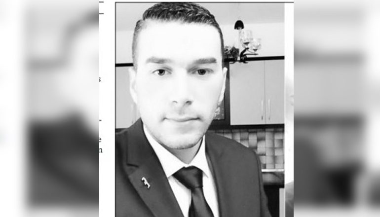 MASHTRONTE DHE USHTRONTE PRESION NDAJ QYTETARËVE/ Kush është avokati i arrestuan në Fier (EMRI+FOTO)