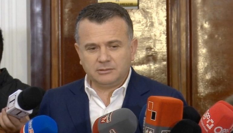 A DO TA SHPËRNDAJ META KUVENDI NË 15 MARS? Balla: Presidenti i vjen anash Kuvendit