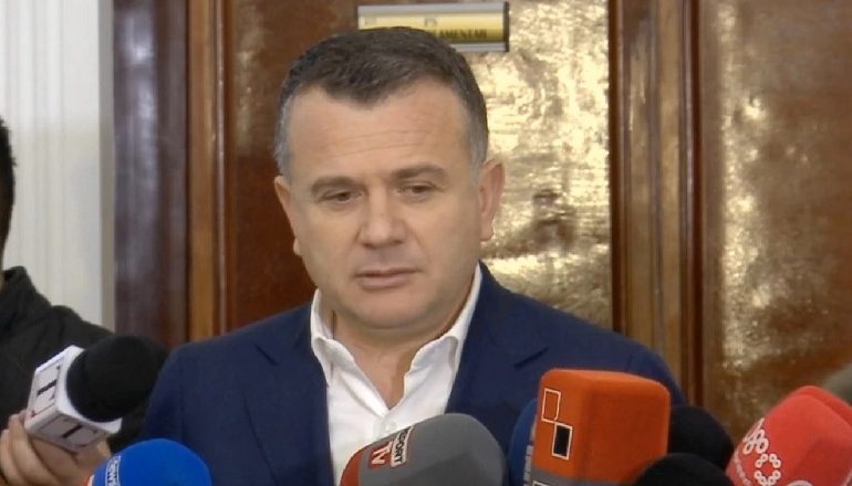 DEKRETI PËR BETIMET KUSHTETUESE/ Balla: Nesër e shqyrtojmë dhe i përgjigjemi Metës…