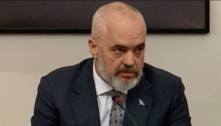 KORONAVIRUSI/ Rama citon Papa Françeskun: Të kalojmë këtë moment me forcën e besimit dhe me… (FOTO)