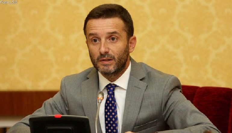 6 TË PREKUR ME KORONAVIRUS/ Braçe jep detaje: Kishte shkuar në Itali vetëm një ditë