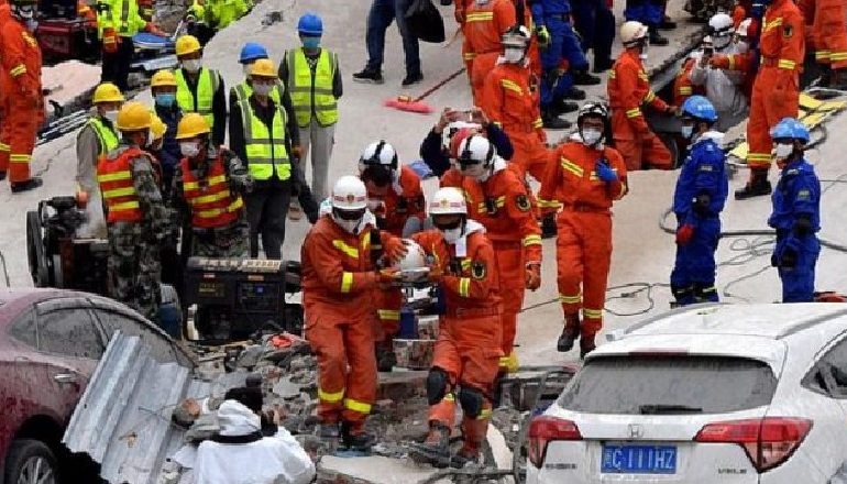 SHEMBJA E HOTELIT KARANTINË NË KINË/ 10 persona të vdekur, 48 nxirren nga rrënojat