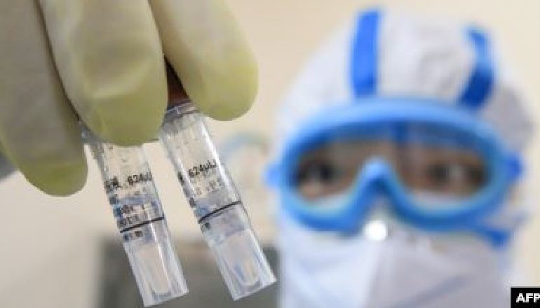 ITALIA “ZONË E KUQE” PREJ KORONAVIRUSIT/ Gruaja e bllokuar në shtëpi me trupin e burrit të saj të vdekur nga epidemia, thërret për ndihmë nga ballkoni