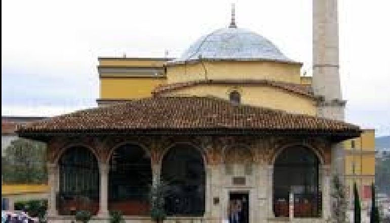 KORONAVIRUSI/ Komuniteti Musliman: Anulohet falja e namazit të xhumasë. Mesazhi i rëndësishëm për besimtarët