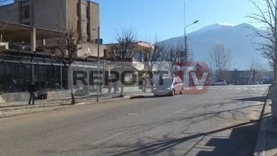“SHTETRRETHIMI” KUNDËR KORONAVIRUSIT/ Kukësi i ndërgjegjësuar! Në rrugë vetëm makinat me autorizim (VIDEO)