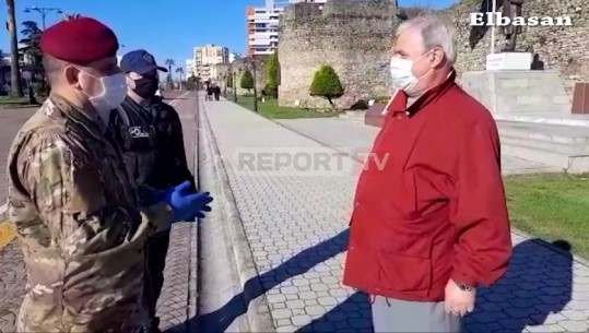 “SHTETRRETHIM” PREJ KORONAVIRUSIT/ Boshatisen rrugët. Të moshuarit nuk binden, shpërndahen në shtëpi nga policia e ushtria