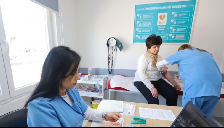“FAKE NEWS”/ Check up-i nuk është anuluar, u pezullua deri në rikthimin e normalitetit