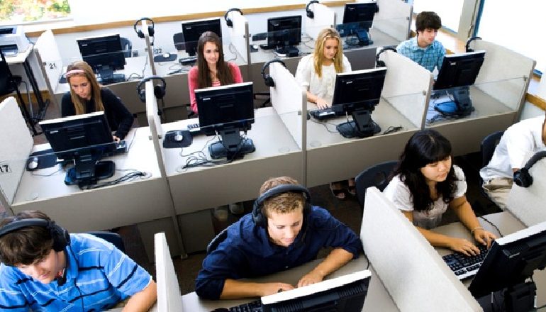 KORONAVIRUSI NË SHQIPËRI/ Punonjësit pa masa mbrojtëse, e pëson “call centeri”