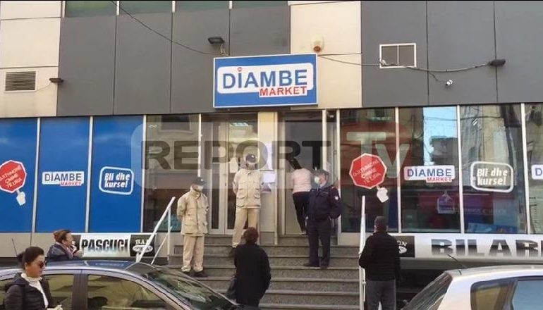 NDRYSHON ORARI I KUFIZIMIT/ Qytetarët në Durrës “shijojnë” gjumin e mëngjesit, “marrin kohë” për pazaret