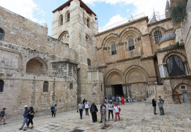 KORONAVIRUSI NË JERUZALEM/ Kisha e Varrit të Shenjtë thirrje vizitorëve të mbajnë distancë për shkak të COVID-19