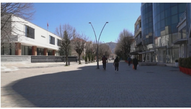 SHTETRRETHIMI NË RRETHE/ Ja si ishte gjendja sot në qytetet e vendit (VIDEO)