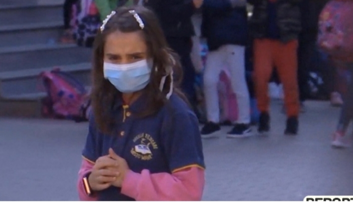MËSUESI KONFIRMOHET ME KORONAVIRUS NË KORÇË/ Shkolla: Njoftuam prindërit sapo morëm vesh lajmin