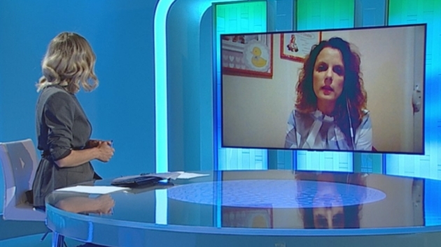 “LUFTA NDAJ KORONAVIRUSIT NUK MBARON ME SPITALIN”/ Tomini: Duhet kujdes edhe pas daljes (VIDEO)