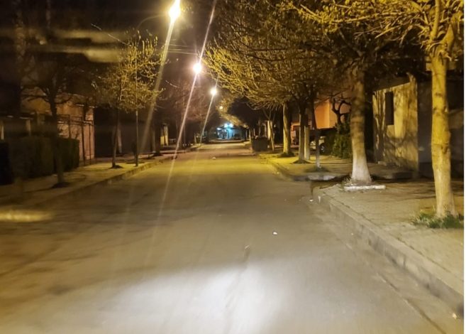 MASAT NDAJ KORONAVIRUSIT/ Shterrethim edhe në Elbasan, boshatisen sheshet pas orës 13:00 (FOTOT)