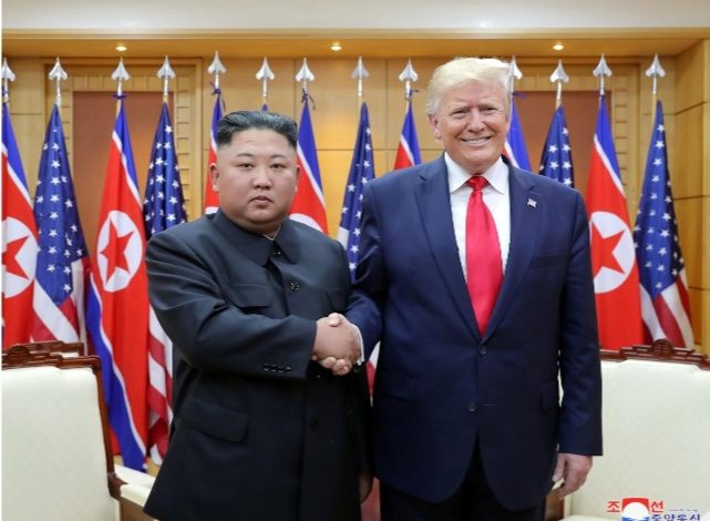 KORONAVIRUSI/ Trump i ofron ndihmë Koresë së Veriut për epideminë