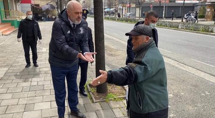 MASAT NDAJ KORONAVIRUSIT/ Vizitë në disa tregje. Rama: Situata ishte mjaft pozitive, problem pensionistët