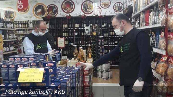 AKU GJOBIT SUPERMARKETIN NË VLORË/ Mbante qumësht e çokollata të skaduara