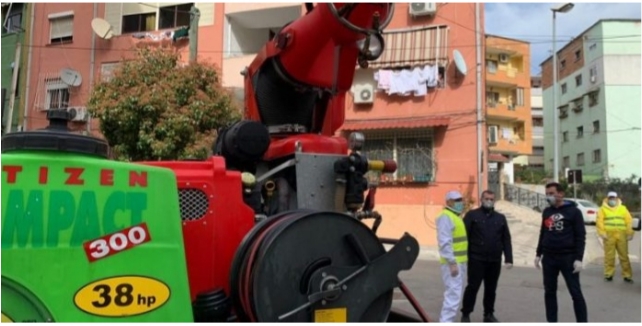 DEZINFEKTOHET ÇDO RRUGICË E TIRANËS/ Veliaj: Mirënjohje ekipeve që po bëjnë një punë kolosale