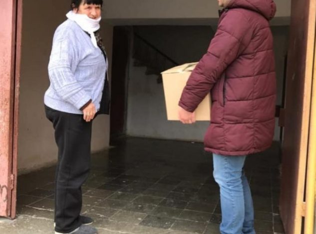 KORONAVIRUSI NË SHQIPËRI/ Bashkia e Matit shpërndan 1 083 pako me ndihma ushqimore për familjet në nevojë