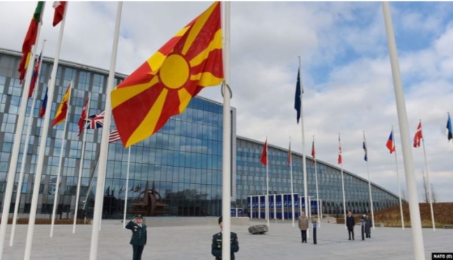 ANËTARI I 30-TË NË ALEANCË/ Në selinë e NATO-s ngrihet flamuri i Maqedonisë së Veriut