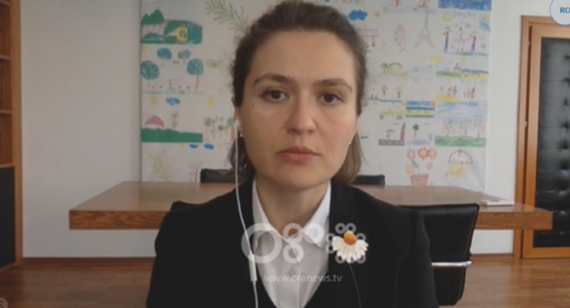 KORONAVIRUSI/ Shahini qetëson maturantët: Në provim nuk do të keni asnjë pyetje nga temat që nuk keni bërë (VIDEO)